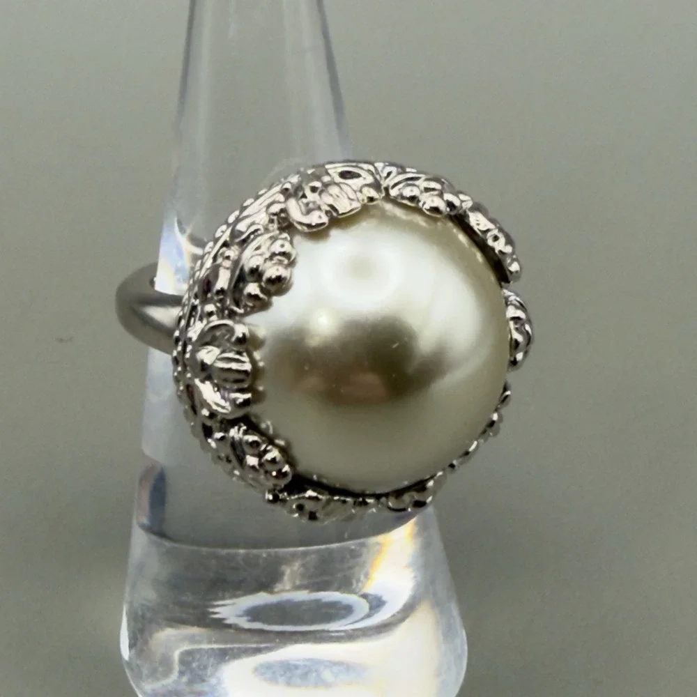 Ann Taylor Faux Pearl Statement Ring Silver Tone Large Dome Cocktail Style 6 VTG